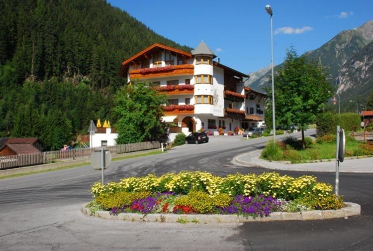 Hotel Troschana Flirsch Exterior photo