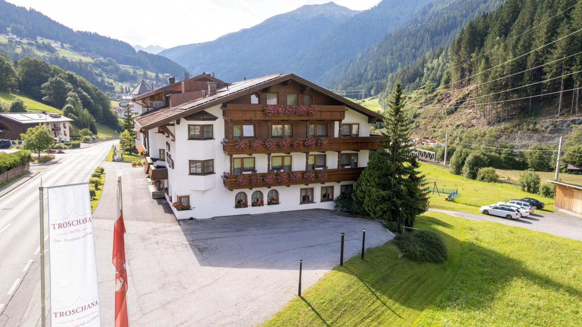 Hotel Troschana Flirsch Exterior photo